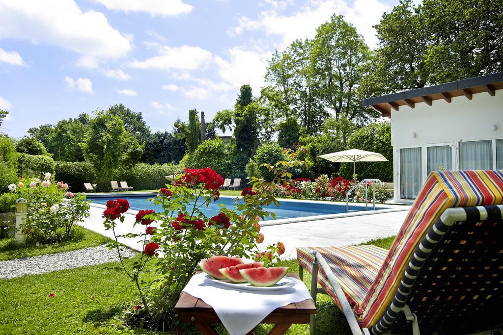 Hotel Hirschen In Freiburg-Lehen Exterior photo